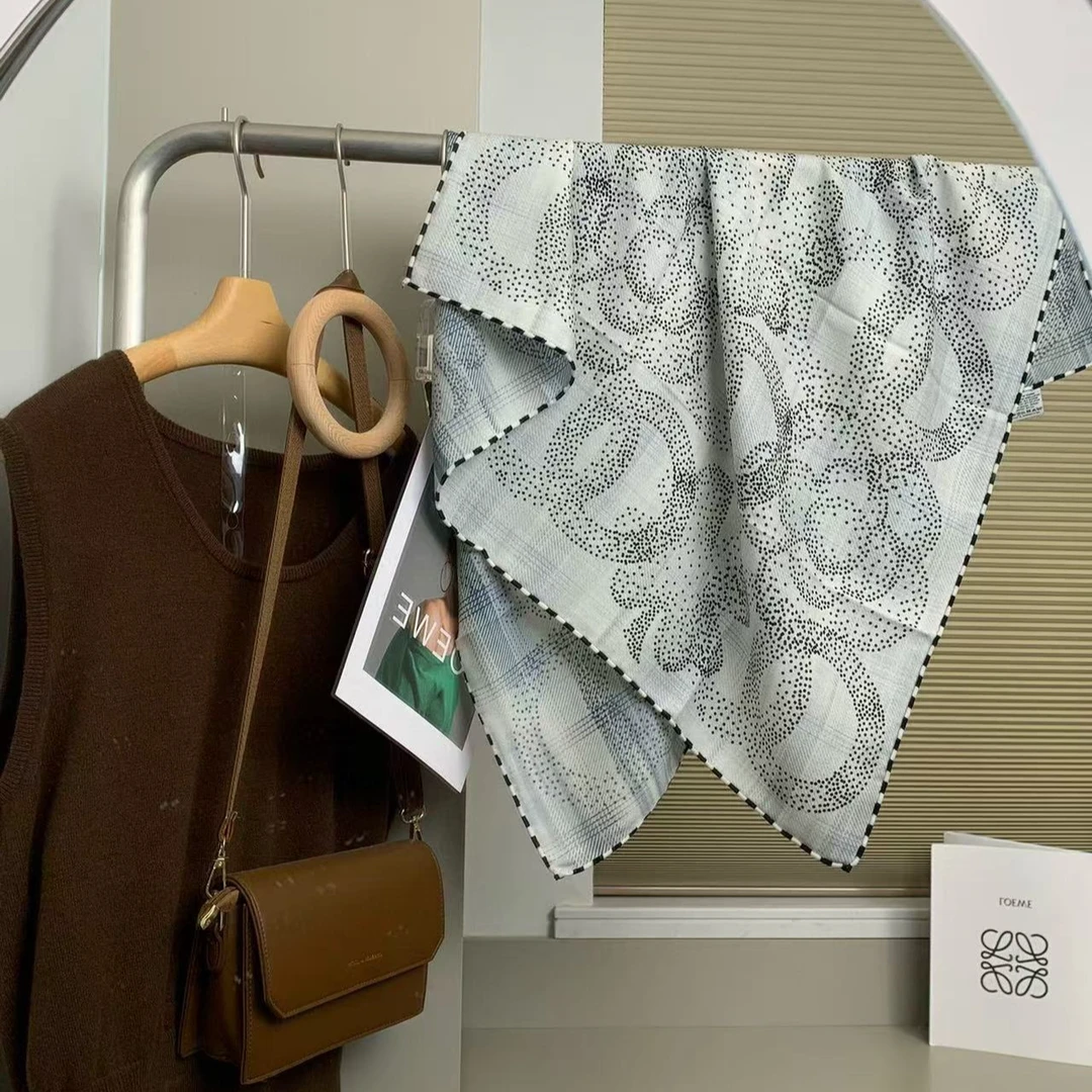 【双面小香风】新款轻奢桑蚕丝羊毛方巾秋冬围巾时尚百搭88CM*88CM