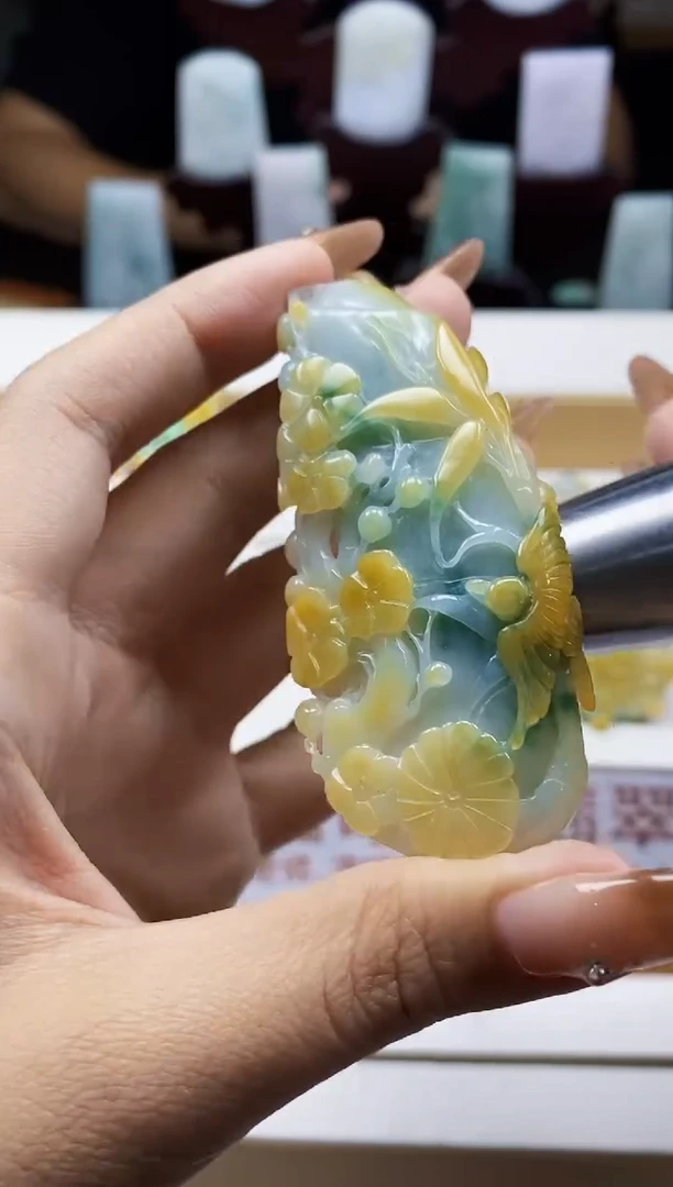 颈饰未镶嵌翡翠1