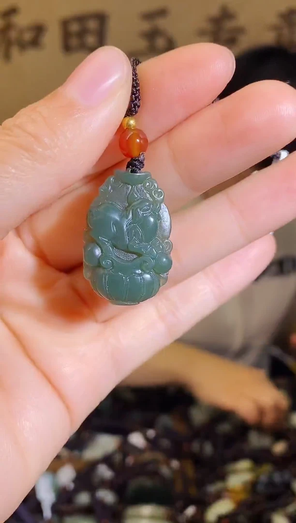 颈饰未镶嵌和田玉1