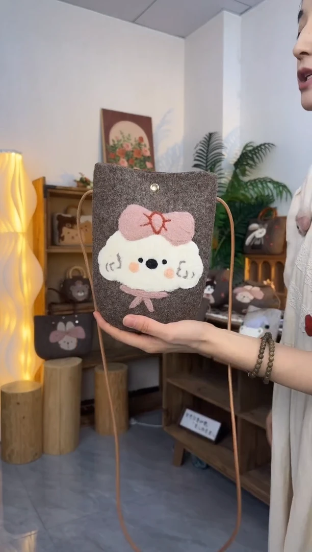 羊毛非遗纯手工 羊毛毡包包