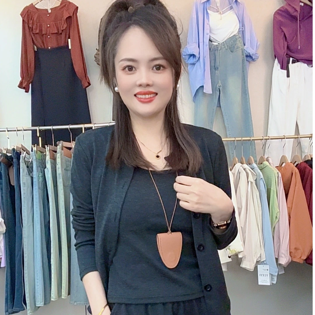 2025早春穿搭套装裙女高级感韩系气质时气针织开衫吊带半裙三件套