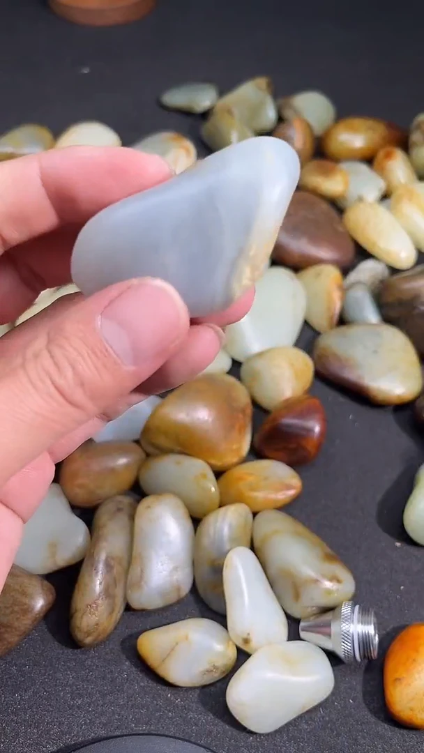 颈饰未镶嵌和田玉和田玉随形吊坠