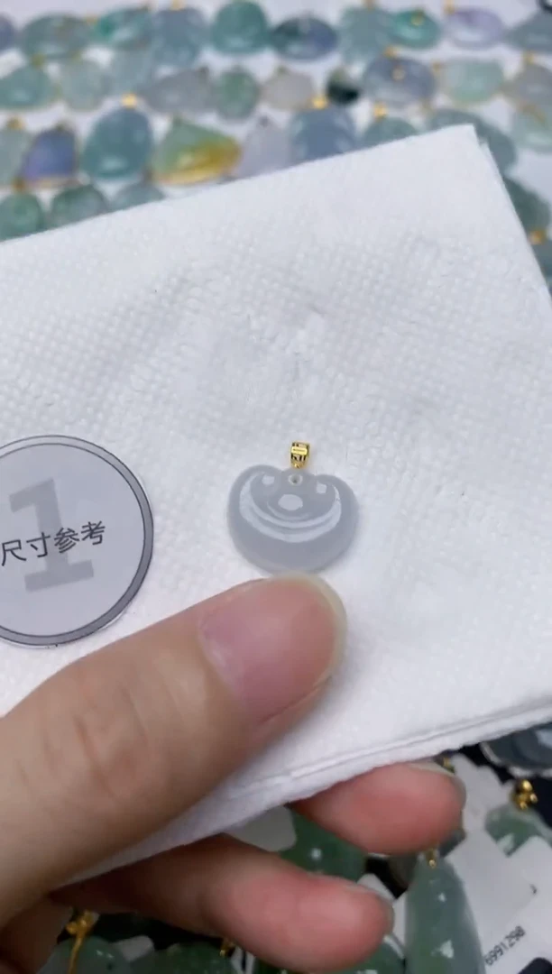翡翠18K金镶嵌颈饰天然A货翡翠
