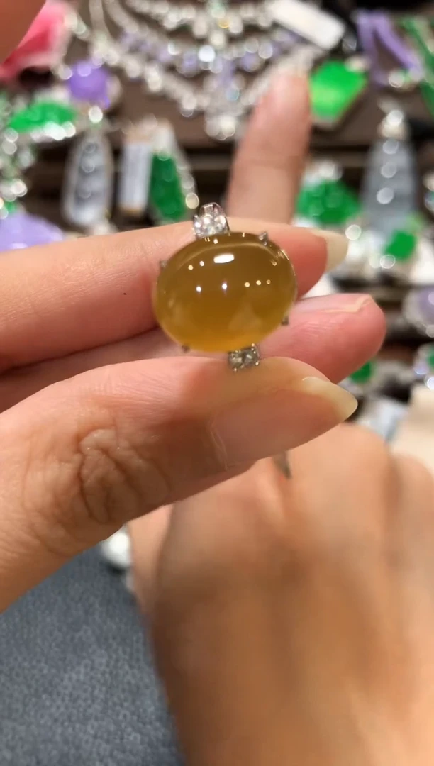 18K金镶嵌戒指翡翠q29