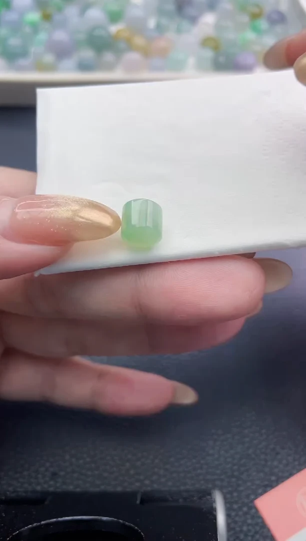 未镶嵌定制翡翠晶***?珠子