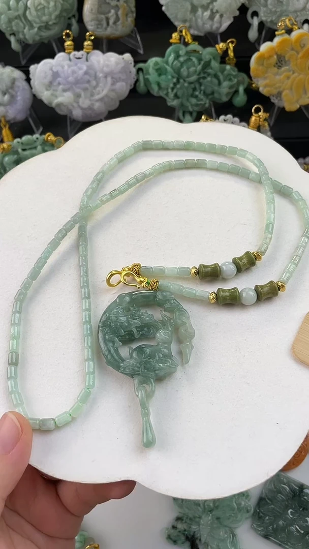 翡翠未镶嵌颈饰定制翡翠299