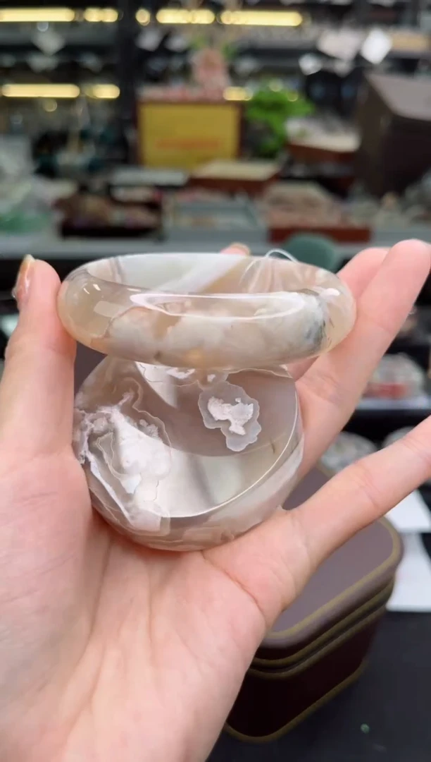 【闪购商品】石英质玉手镯未镶嵌58圈口（赠品镯心）1571199