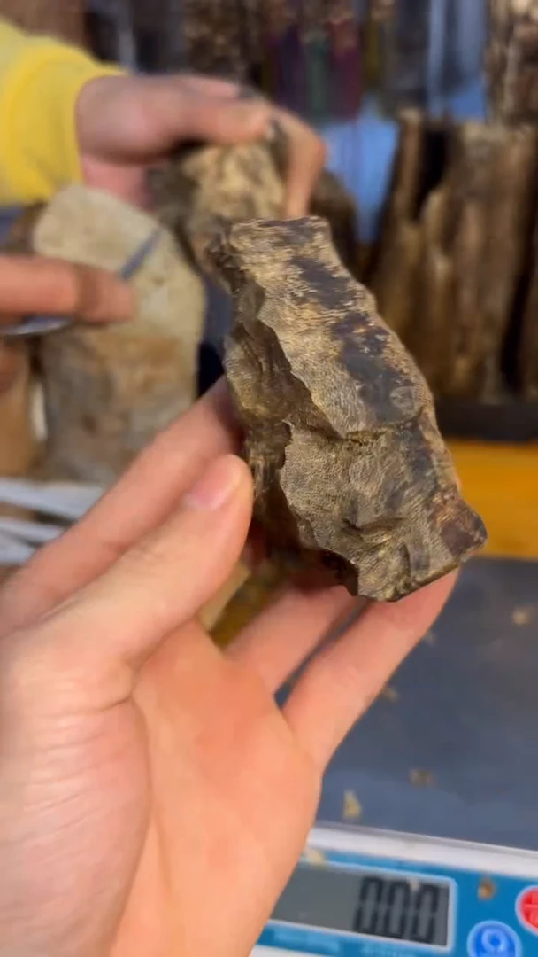 沉香沉香碎屑包头料32克