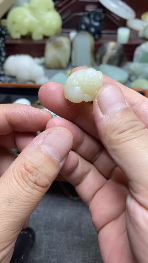 颈饰未镶嵌和田玉A***啦猪