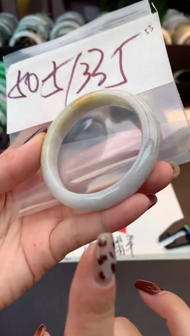 未镶嵌定制翡翠大**婷毛货需精细抛光+多人