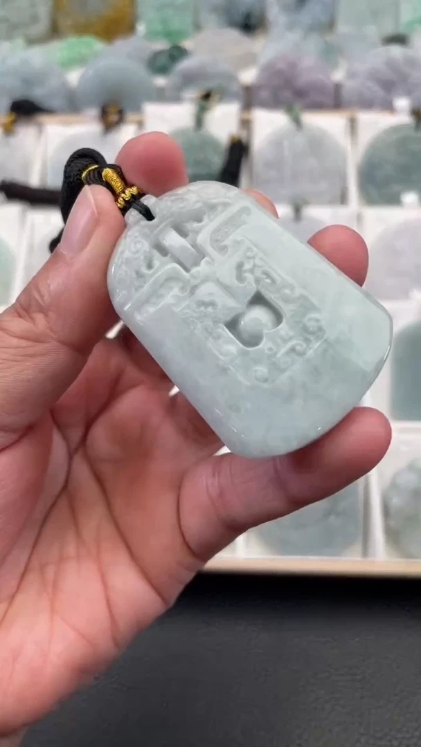 颈饰未镶嵌翡翠天然缅甸翡翠A货66