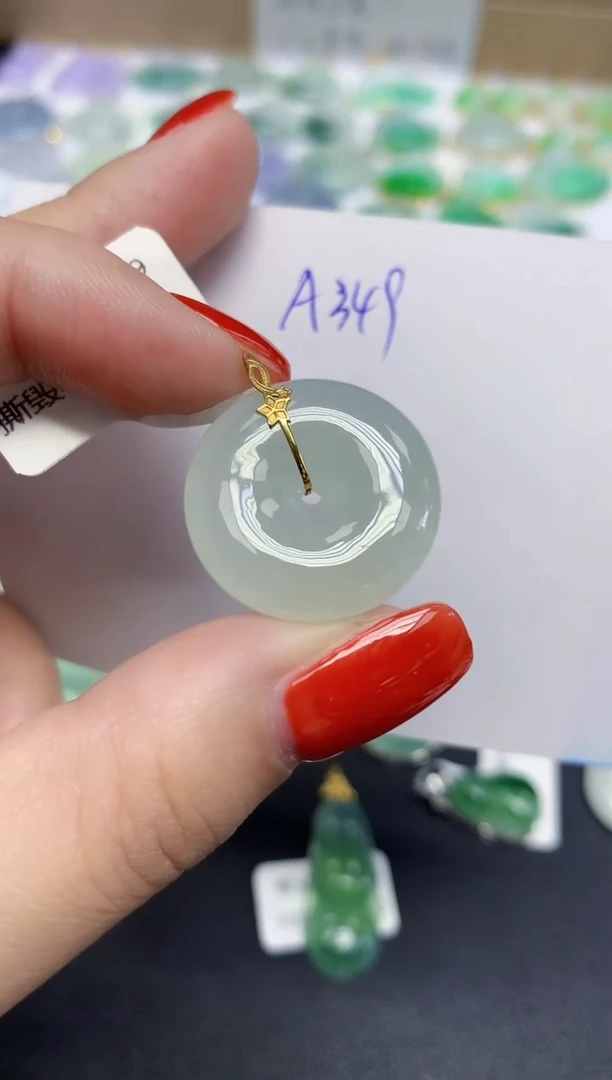 颈饰18K金镶嵌翡翠天然缅甸翡翠A货翡翠百元以上9元证书费自理