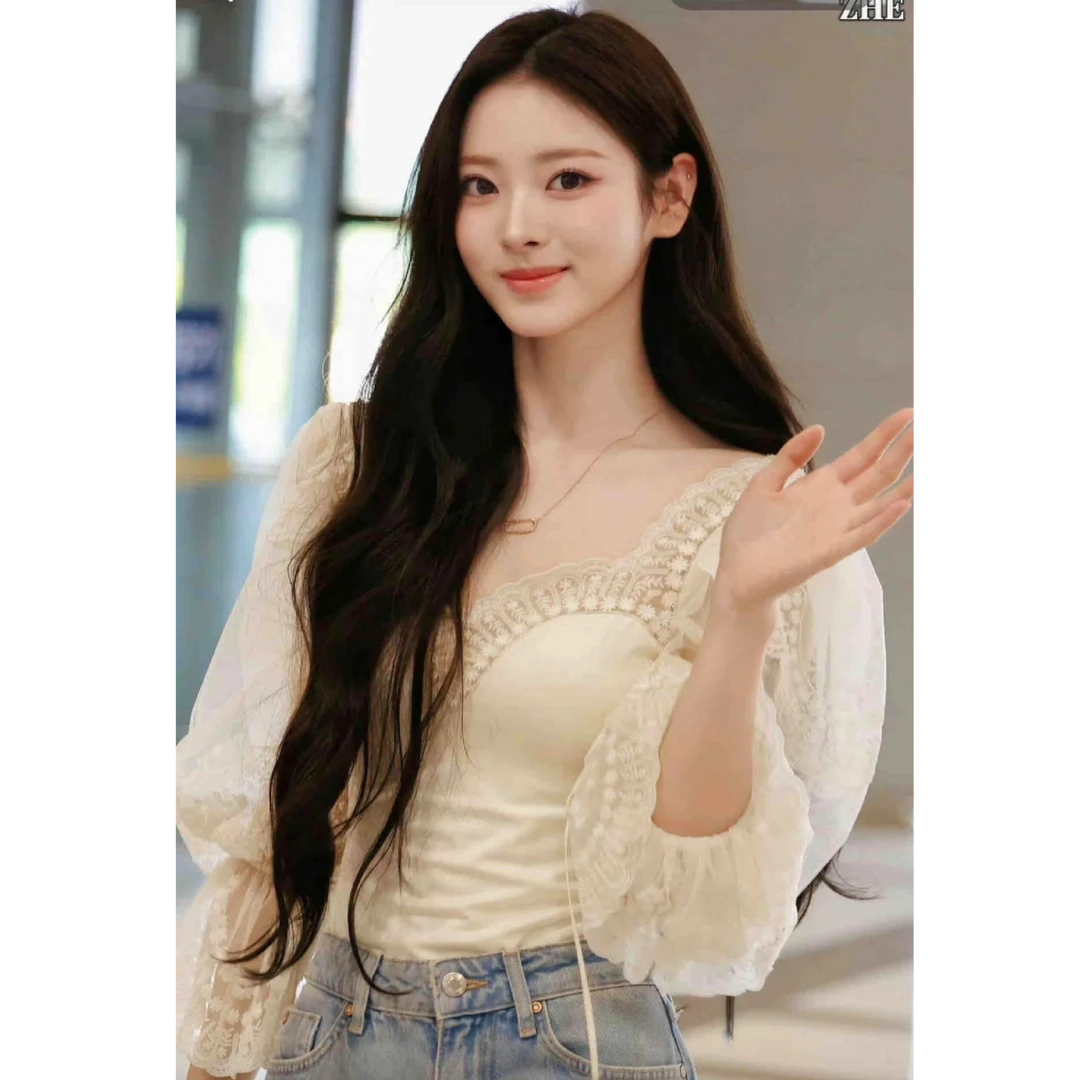 2025新款法式蕾丝刺绣公主风连体衣拼接泡泡袖上衣配牛仔裤套装女