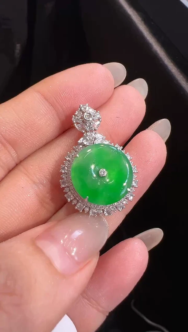 【闪购商品】翡翠吊坠(不含链)18K金镶嵌吊坠