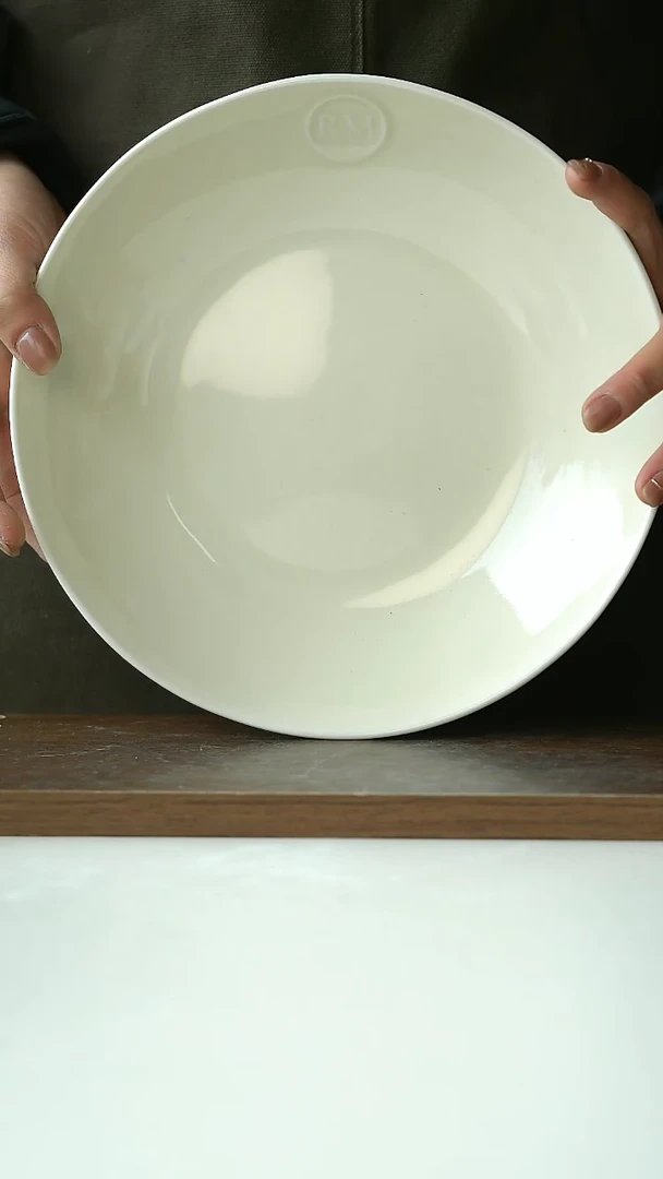 【闪购商品】陶瓷微瑕RM奶白24cm深盘@4-2@
