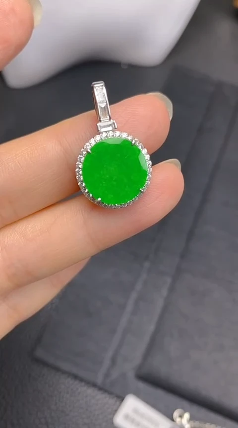翡翠银S925镶嵌颈饰圆牌
