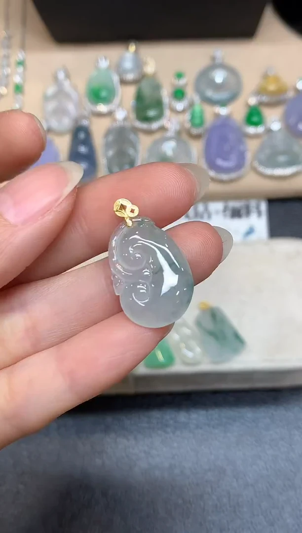 吊坠(不含链)18K金镶嵌翡翠如意【无服务费