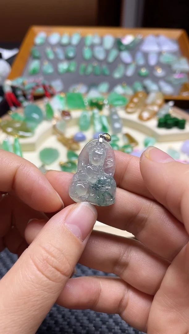 【闪购商品】翡翠颈饰18K金镶嵌普贤菩萨