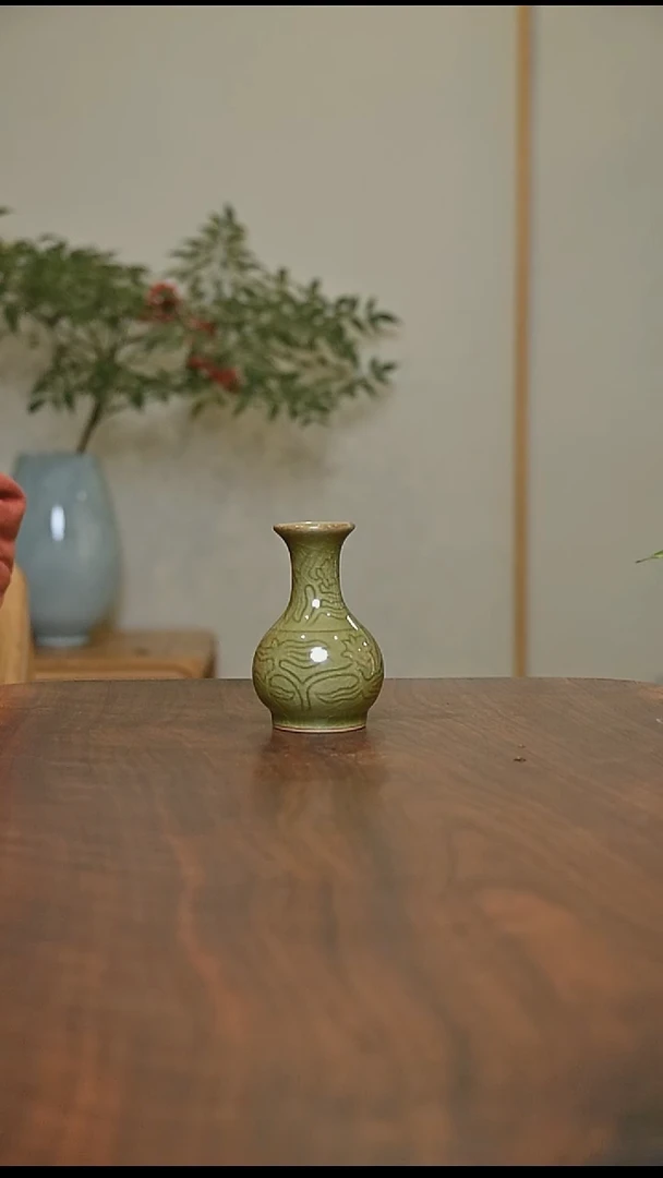 鹅颈瓶 矿石釉 微瑕 朱家汝窑款