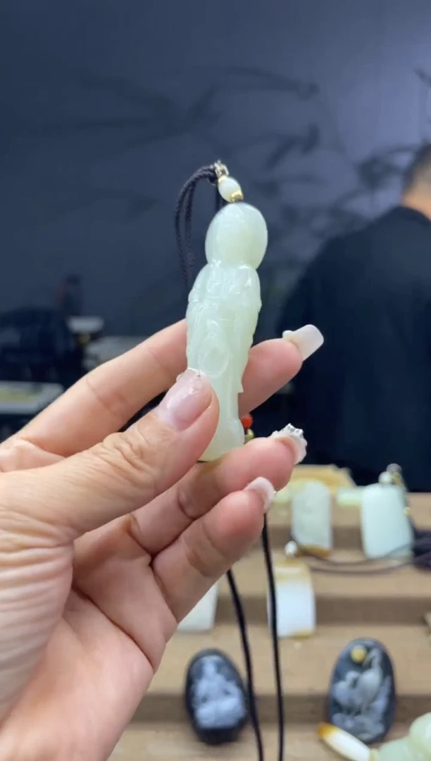 颈饰未镶嵌和田玉1