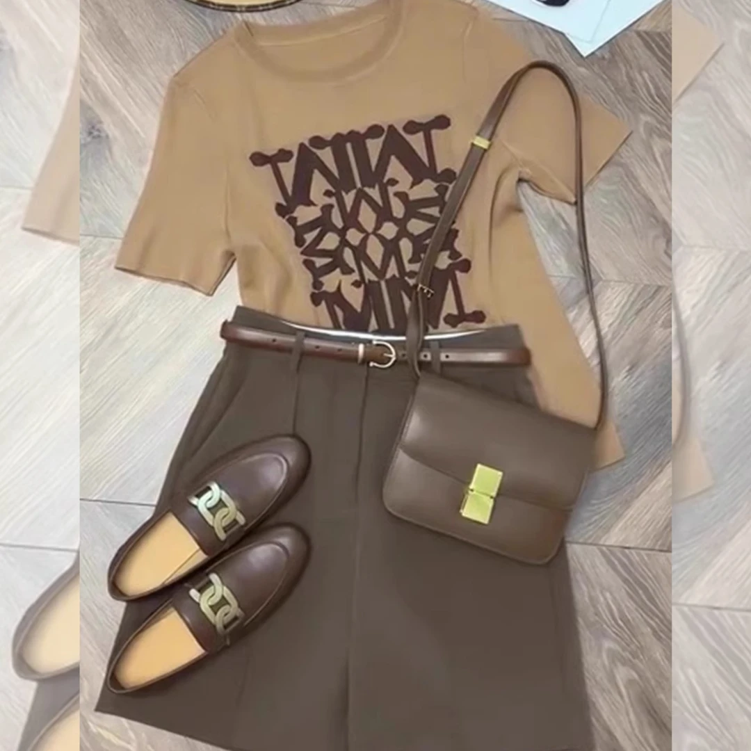 夏搭配一整套高级感欧货时尚显瘦减龄时髦咖色T恤短裤休闲套装女