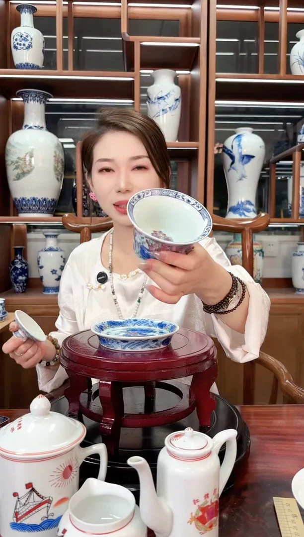 A23景德镇马蹄三才盖碗