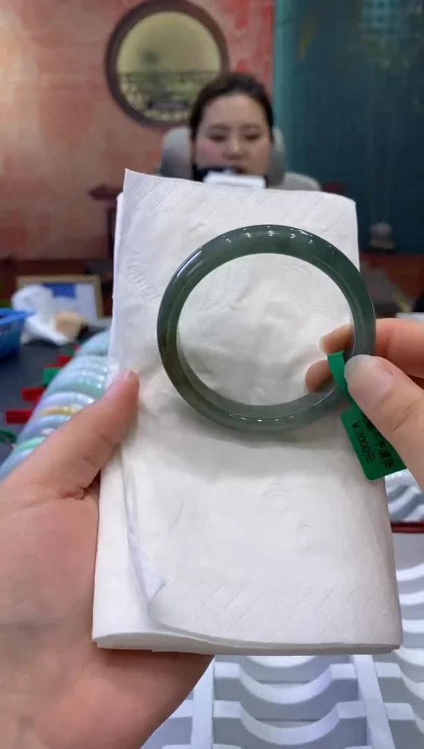 【闪购商品】翡翠手镯未镶嵌多人0008022