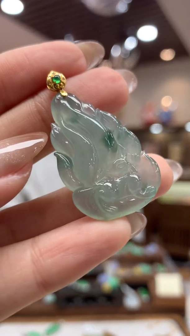 【闪购商品】翡翠吊坠(不含链)18K金镶嵌九尾狐