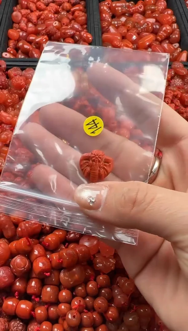 【闪购商品】南红玛瑙颈饰未镶嵌1