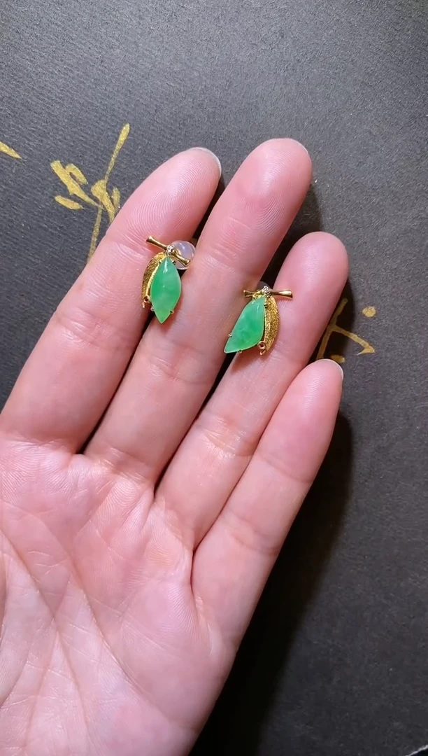 【闪购商品】翡翠耳钉18K金镶嵌翡翠竹叶耳钉