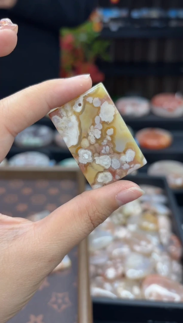 【闪购商品】石英质玉颈饰未镶嵌738
