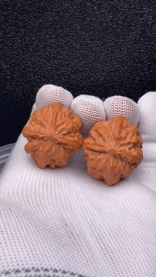 【闪购商品】文玩核桃把件赤炎八棱