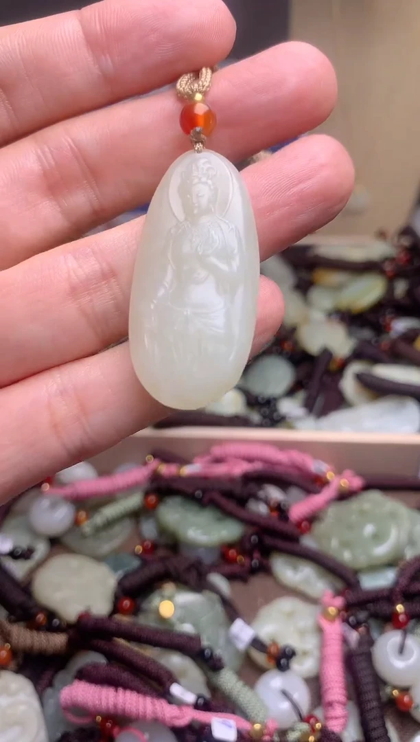 颈饰未镶嵌和田玉1