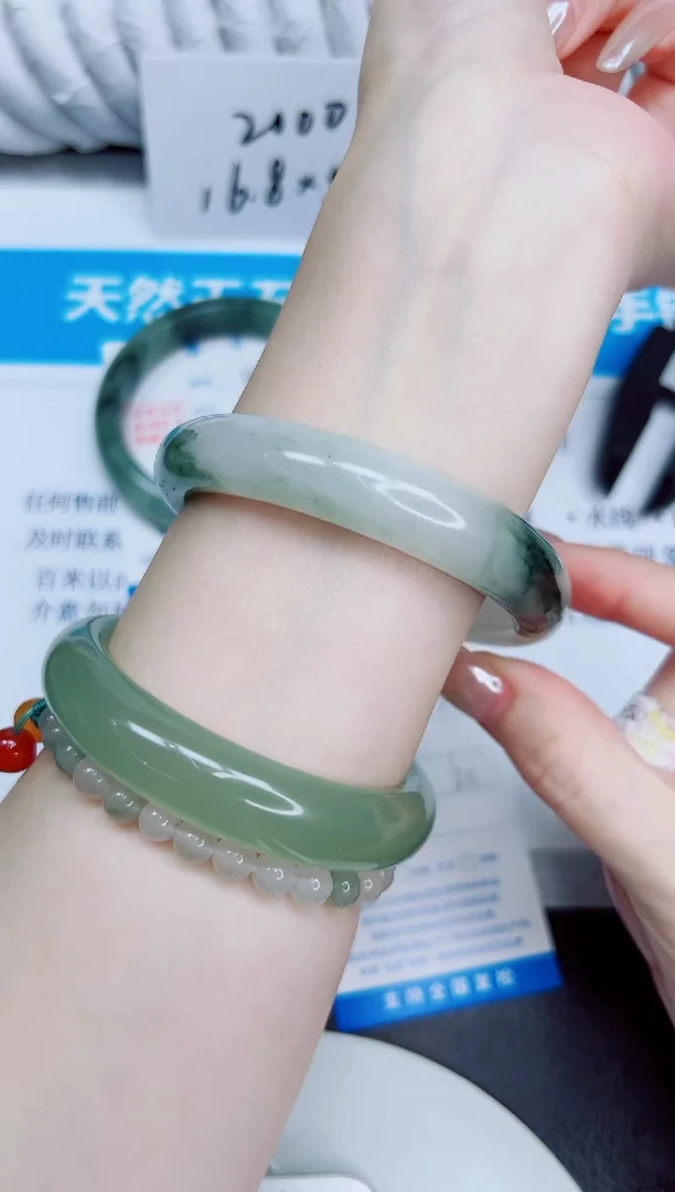 未镶嵌手镯石英质玉26/60