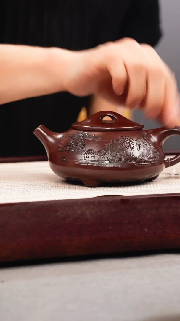 茶壶紫砂石红 景舟石瓢 观山