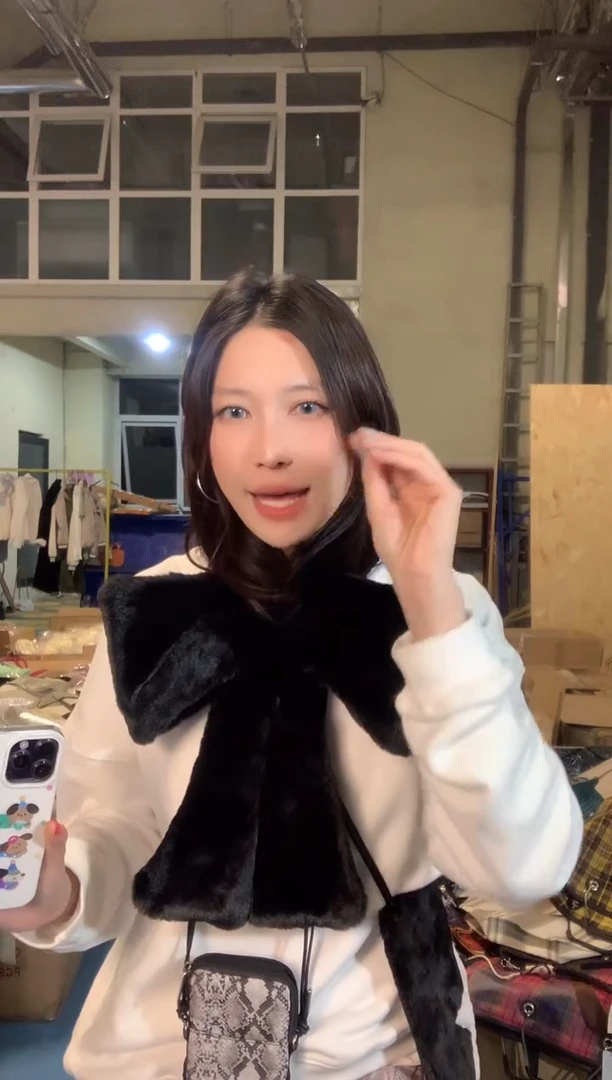 Tpu水貂绒蝴蝶结围巾