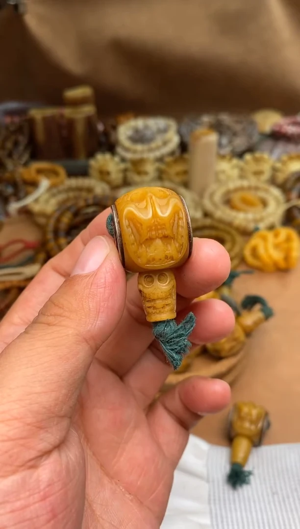 其他牛骨P382-马骨尸驼林三通-有棕裂