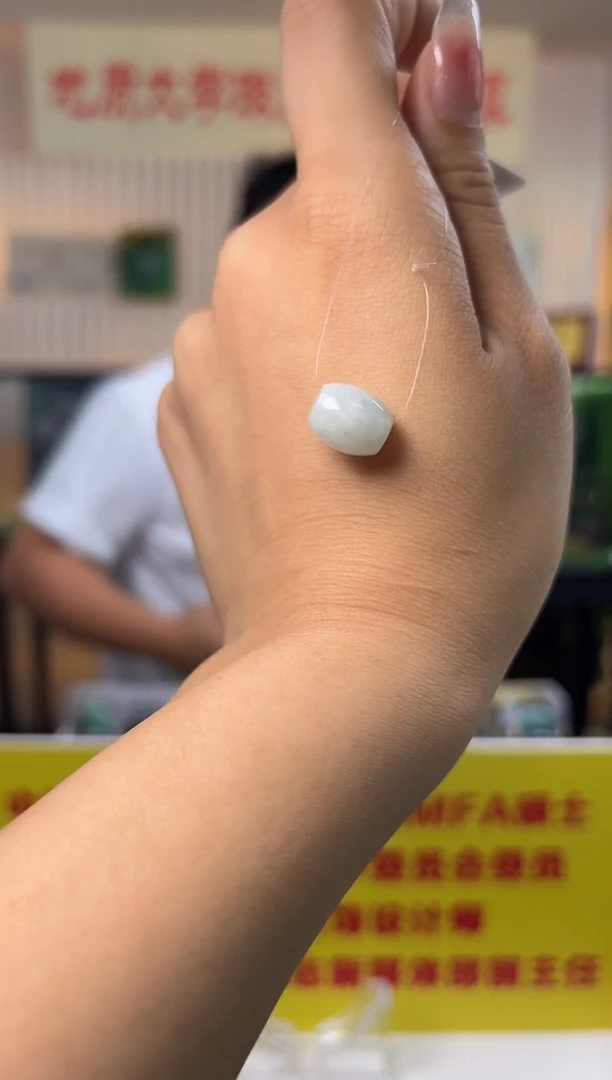 翡翠散珠未镶嵌天然缅甸A货翡翠路路挂件