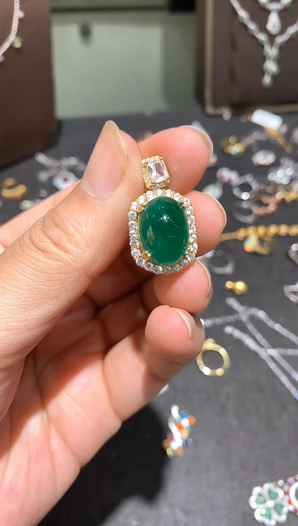 颈饰银S925镶嵌祖母绿吊坠