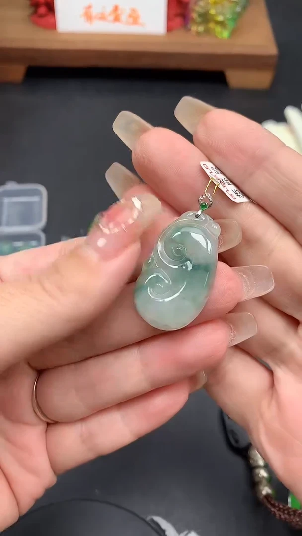 【闪购商品】翡翠吊坠(不含链)18K金镶嵌MS154686