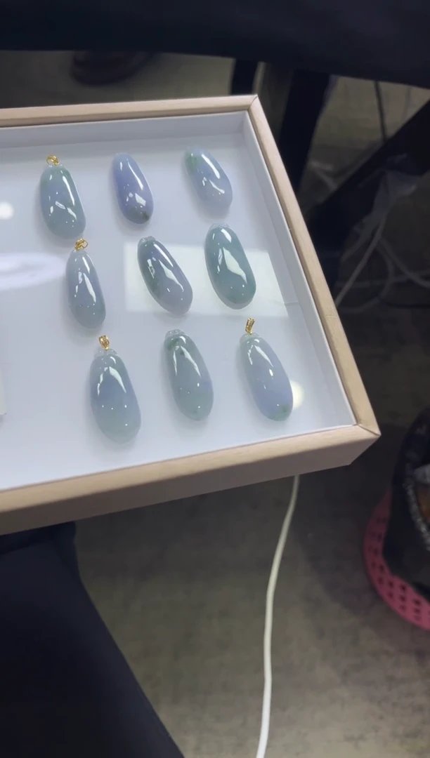 颈饰18K金镶嵌翡翠K308/多样性发一件/配绳子