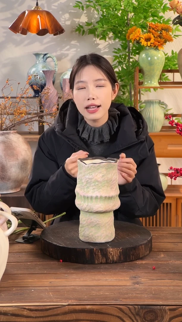 苔点绿-褶皱花瓶