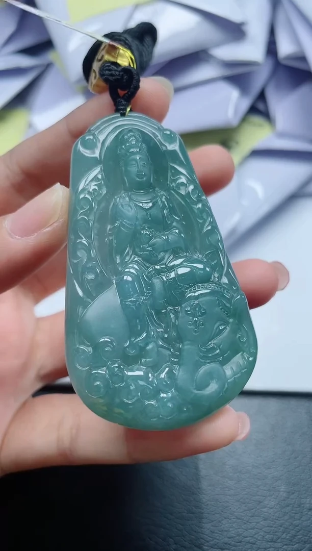 翡翠未镶嵌颈饰