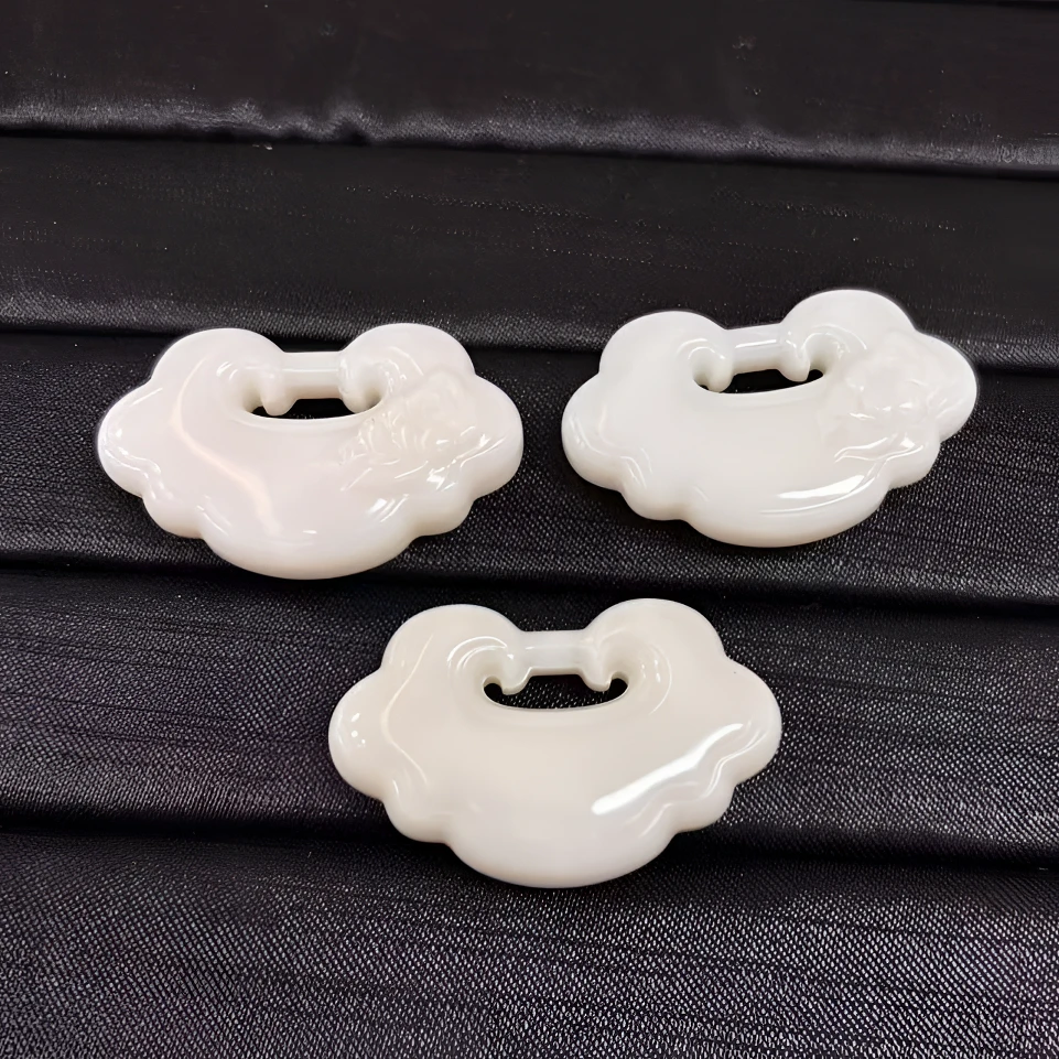 和田玉米达料如意锁坠*（多样性单个发货）