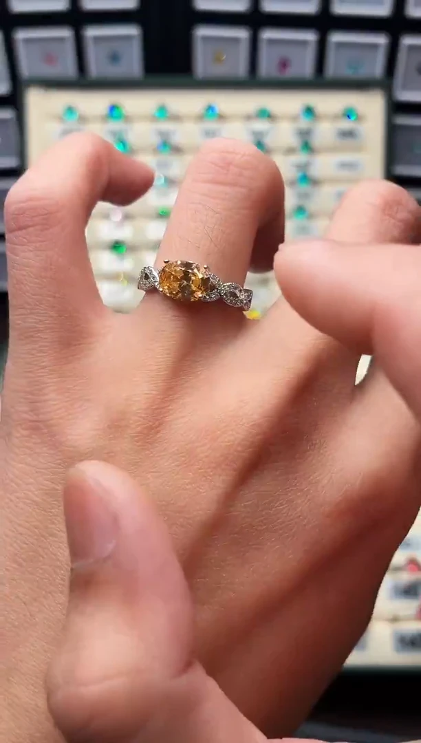 银S925镶嵌戒指绿柱石（摩根石）000