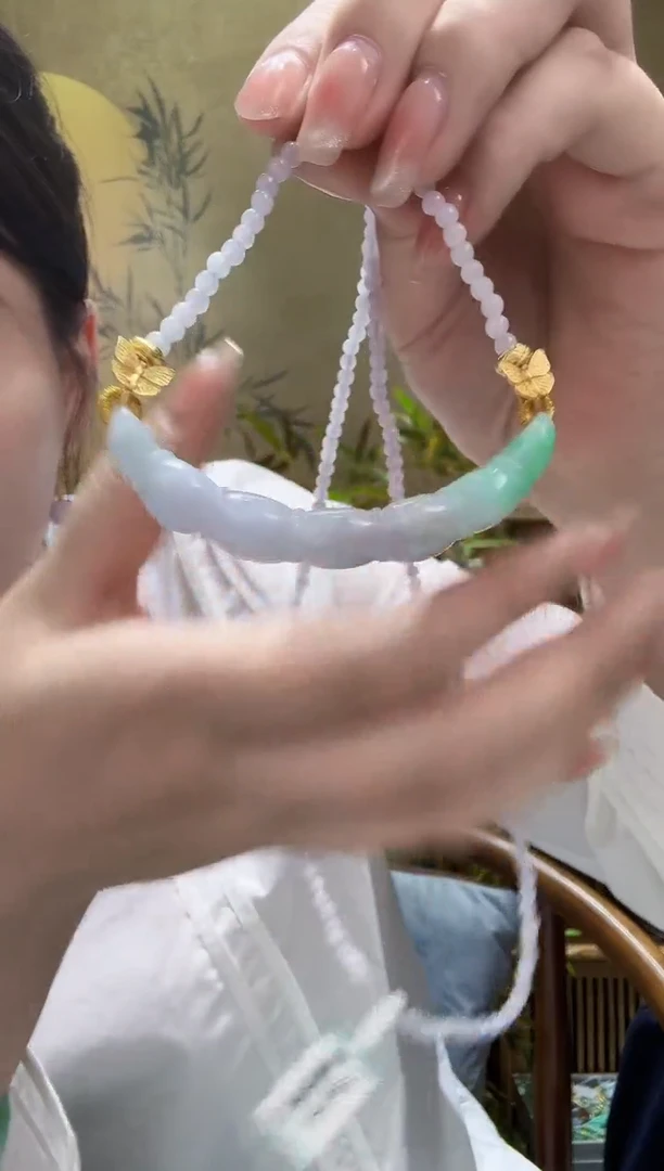 翡翠未镶嵌颈饰吊坠