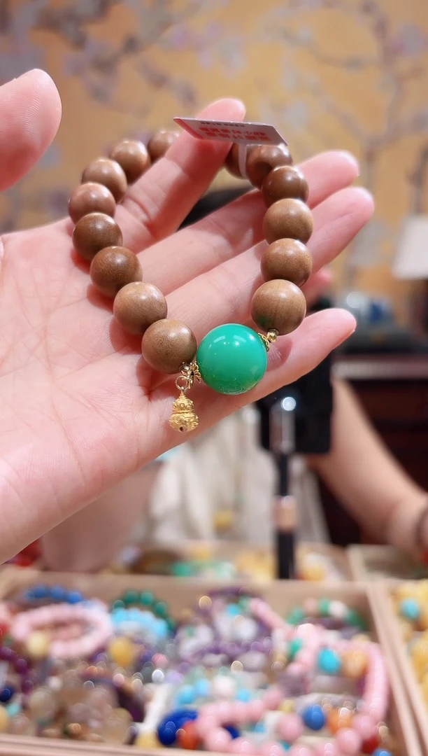 18K金镶嵌手链石英质玉15咪+天然澳玉多宝设计款