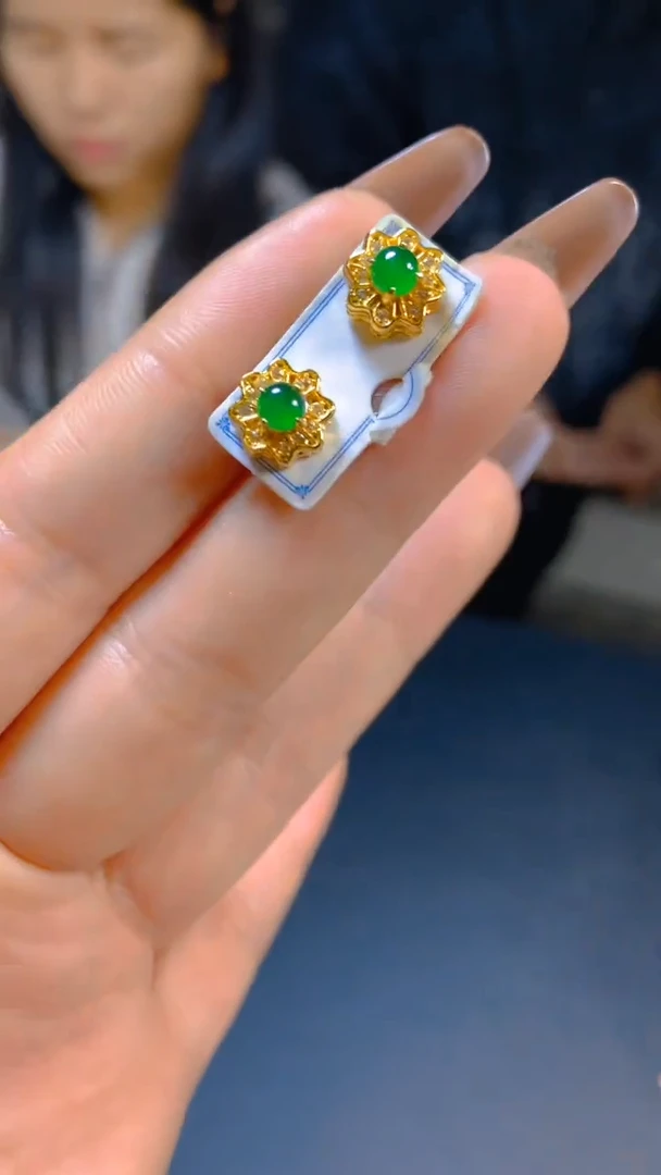 【闪购商品】翡翠耳饰未镶嵌0766630106多样性发一