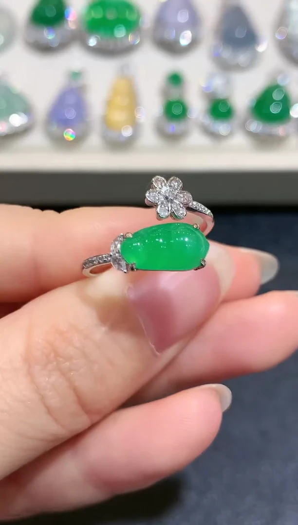 【闪购商品】翡翠戒指18K金镶嵌B118