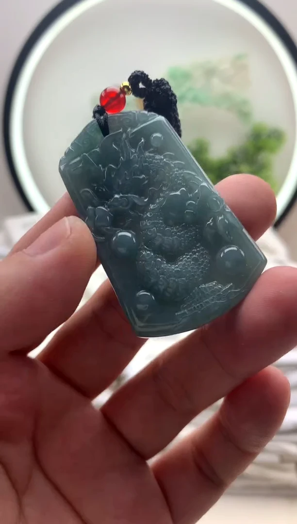 颈饰未镶嵌翡翠龙牌1